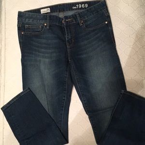 Gap women’s Always Skinny jeans. 29s (short)
